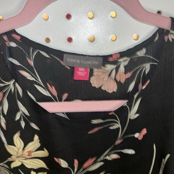 Vince Camuto Blk & Pink Floral, Crewneck, Silky, Bishop Slv w/buttons XXS - Picture 3 of 10